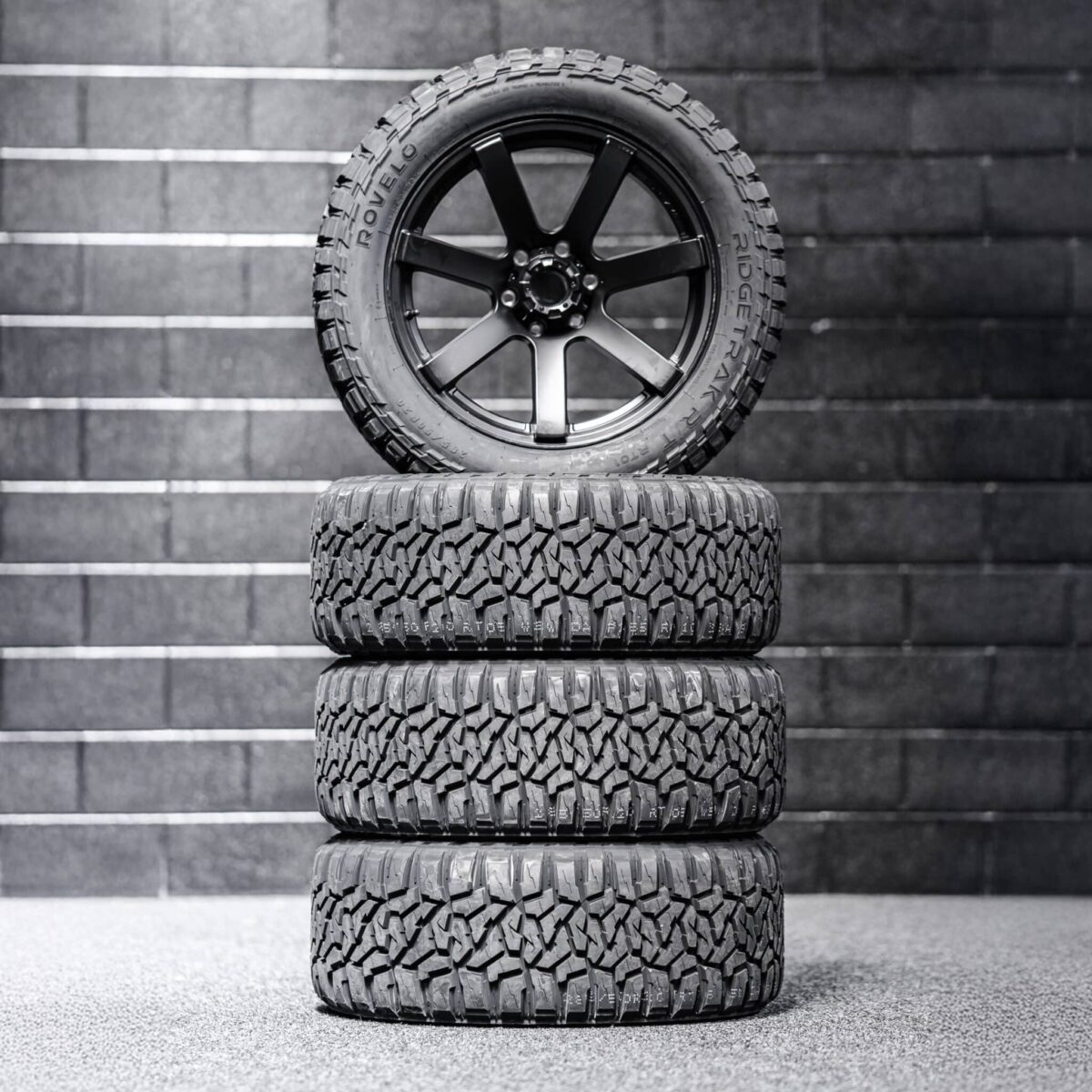 285/50/R20LT Mud Tyres + Alloy Wheels - Image 2