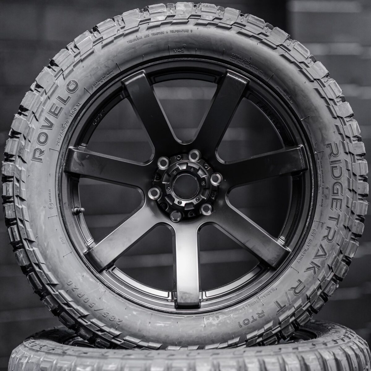 285/50/R20LT Mud Tyres + Alloy Wheels - Image 4