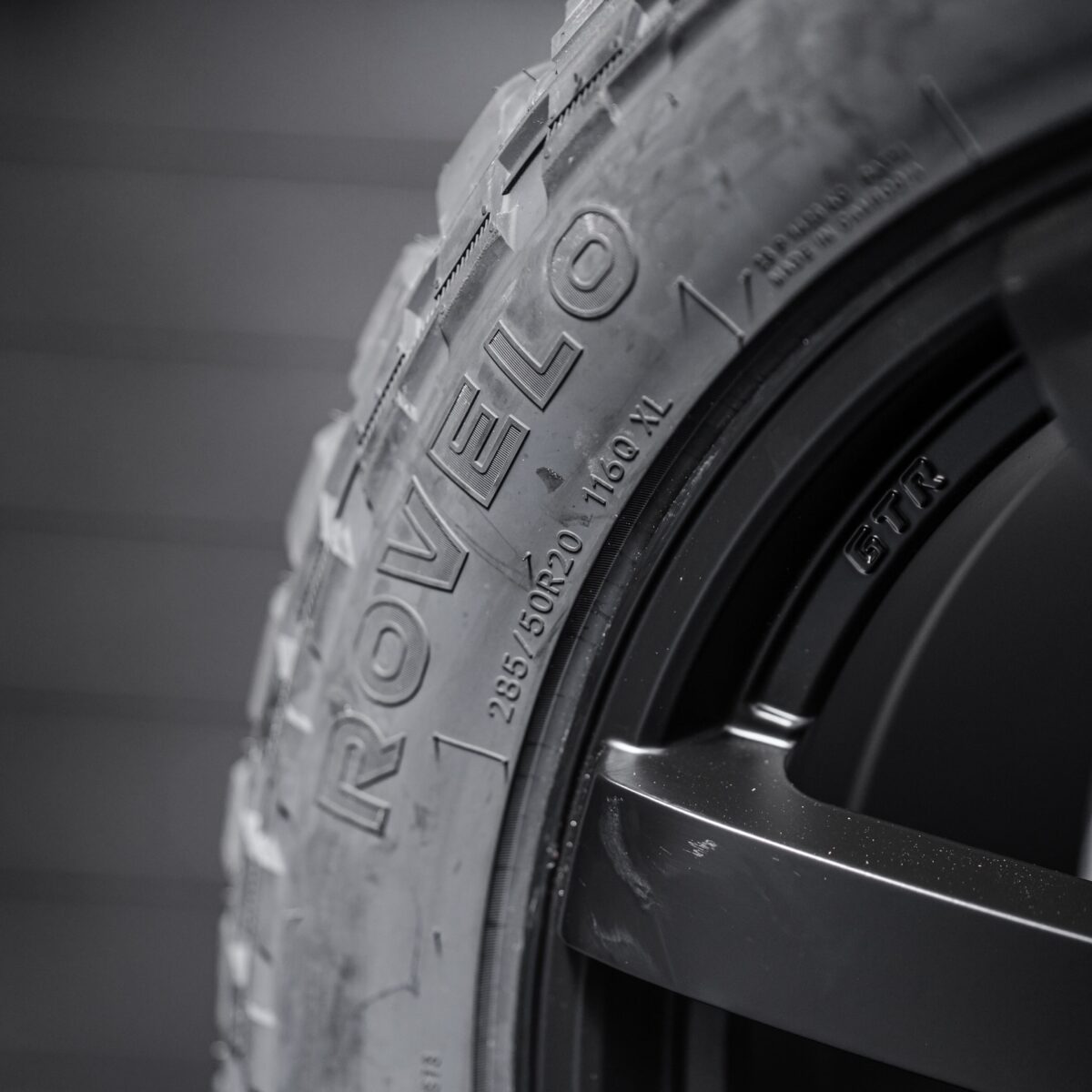 285/50/R20LT Mud Tyres + Alloy Wheels - Image 5