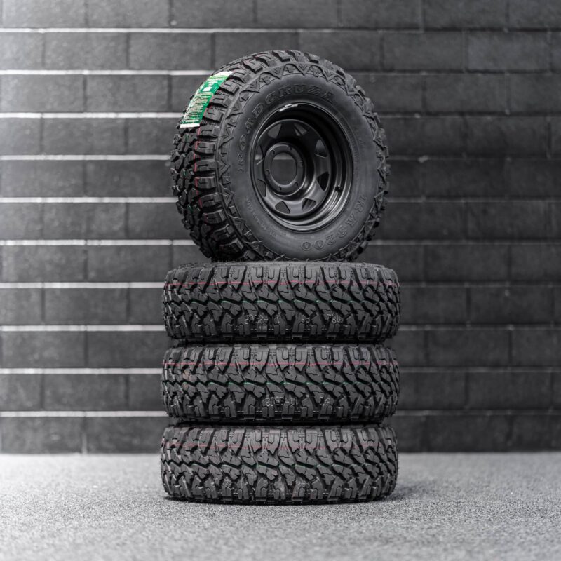 31x10.5 R15LT Mud Tyres + Steelies