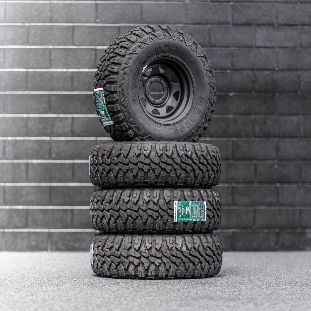 32x11.5 R15LT Mud Tyres + Steelies