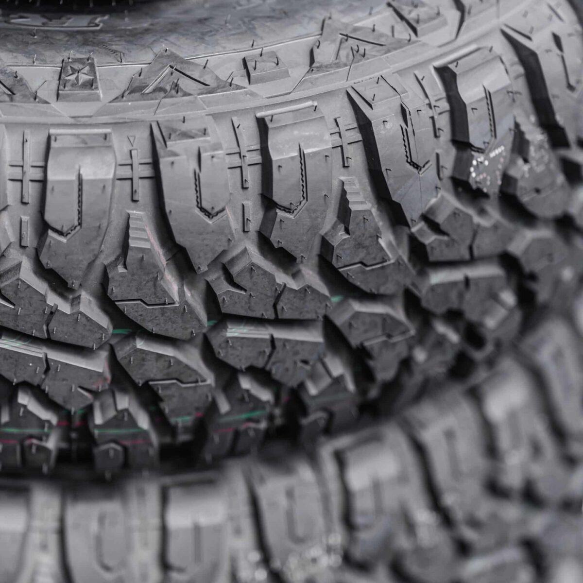 32x11.5 R15LT Mud Tyres + Steelies - Image 6