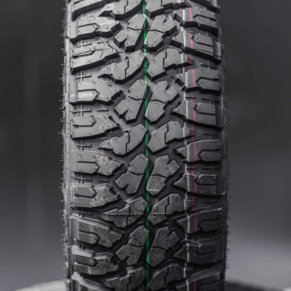 33x12.5 R15LT Mud Tyres + Steelies - Image 3