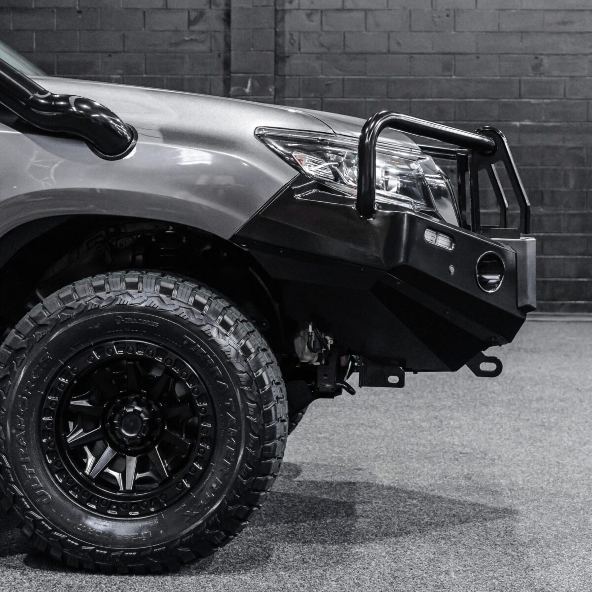 DEFENDER Off-Road Triple Loop Bull-Bar - Image 2