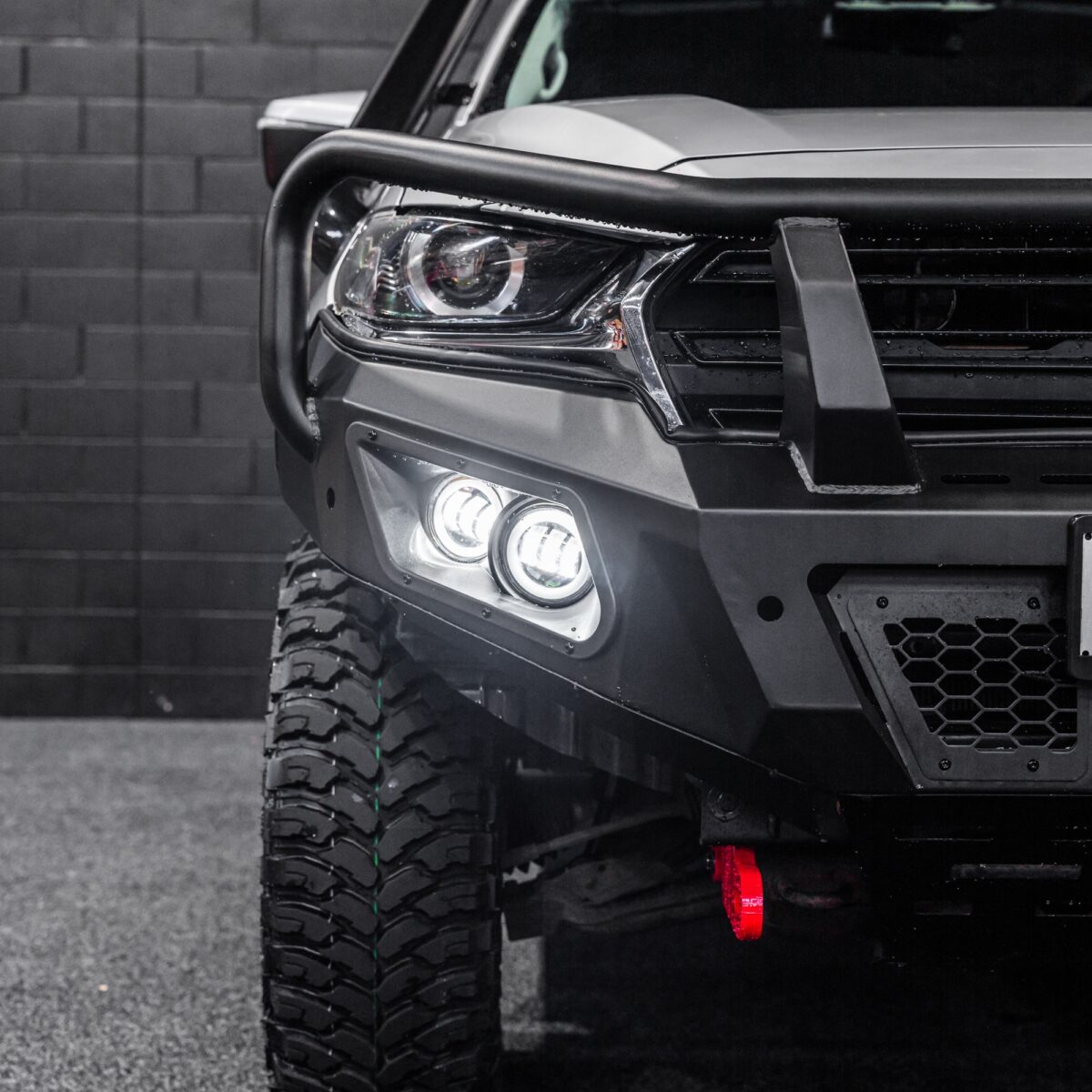 DEFENDER Off-Road Triple Loop Bull-Bar - Image 7