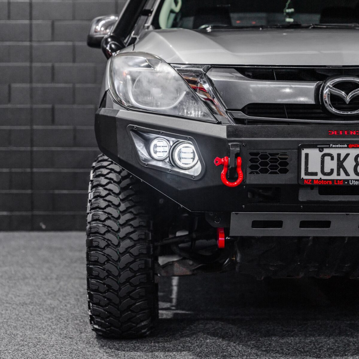 DEFENDER Off-Road Loopless Bull-Bar - Image 10