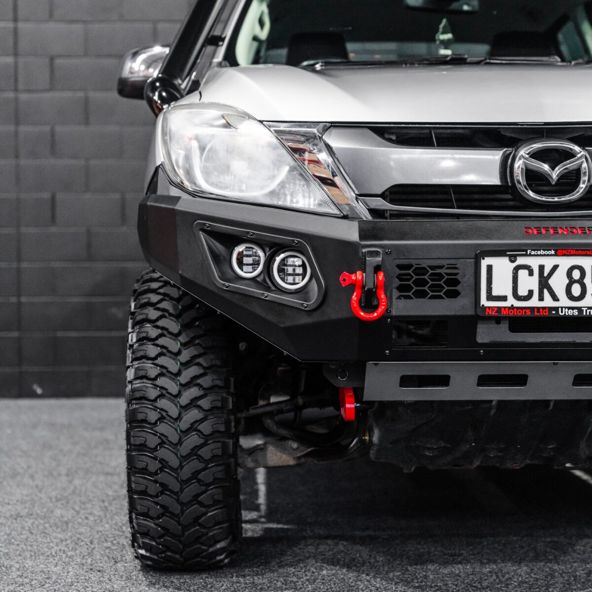 DEFENDER Off-Road Loopless Bull-Bar - Image 2