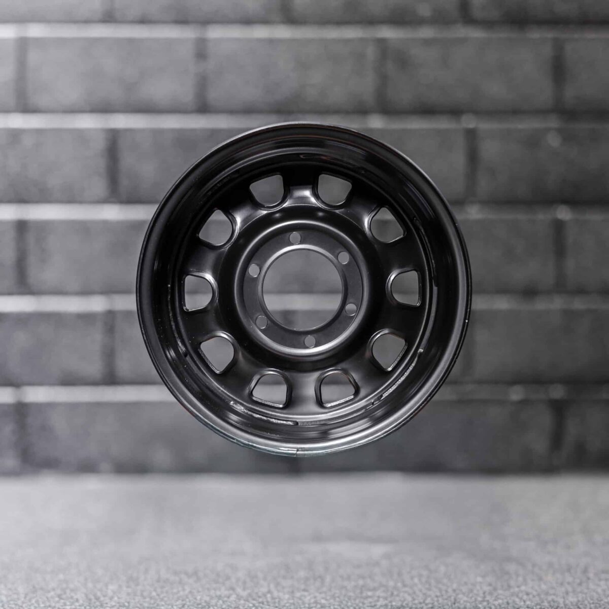 17" D-Window Spoke Steel Wheels - Image 4