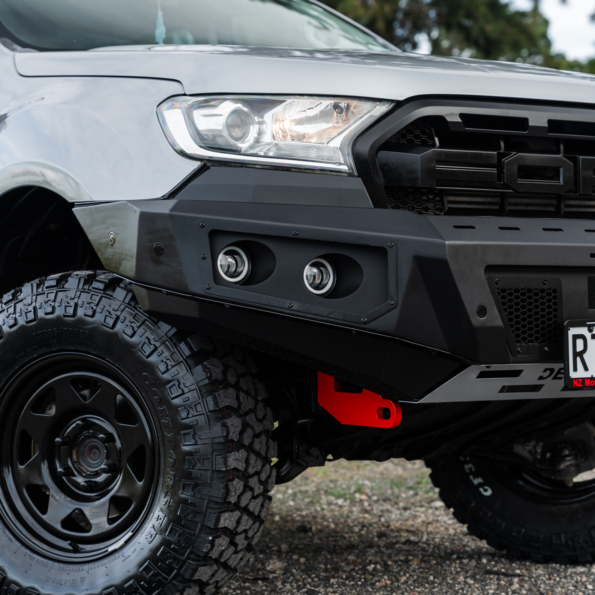 DEFENDER Off-Road Loopless Bull-Bar - Image 2