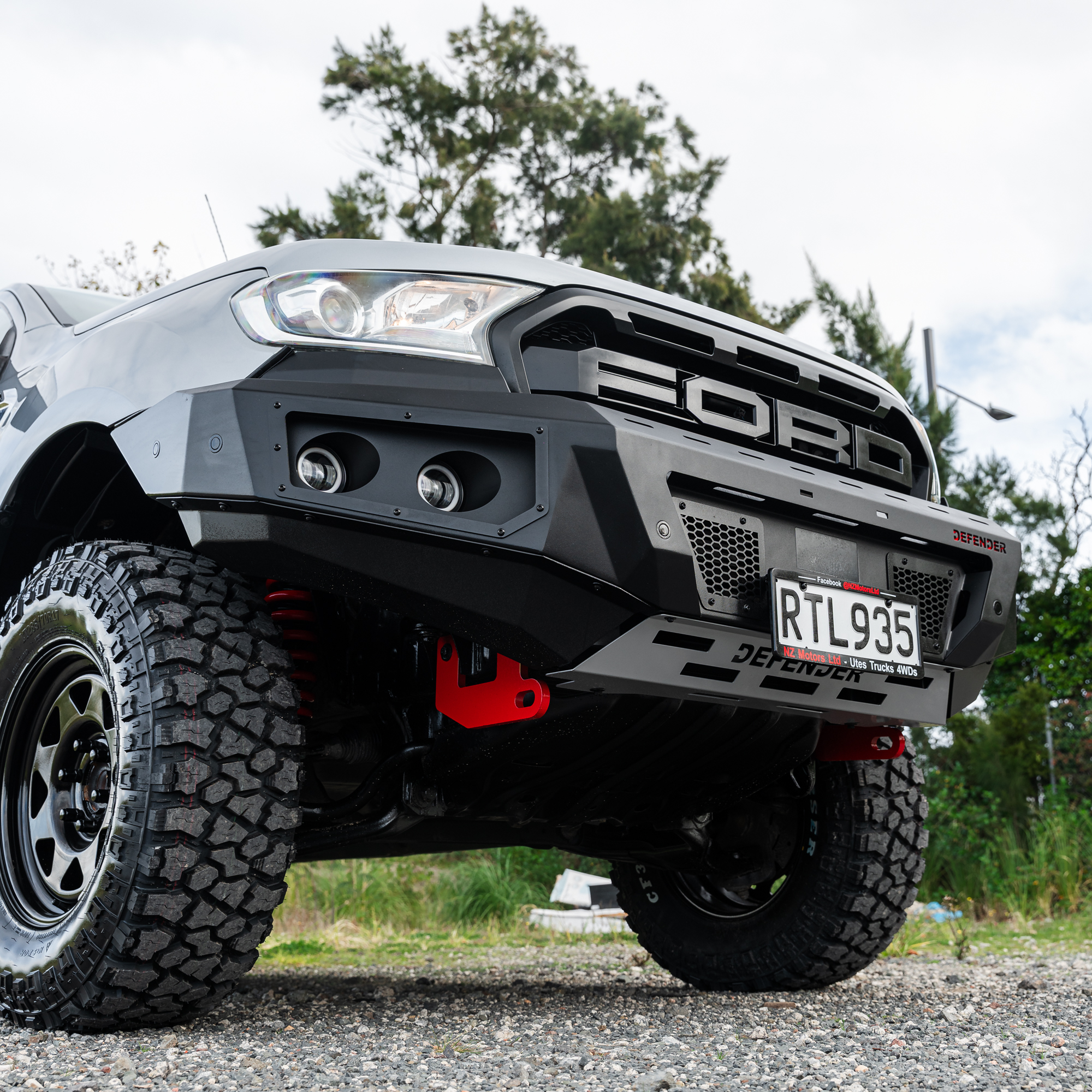 DEFENDER Off-Road Loopless Bull-Bar - Image 8
