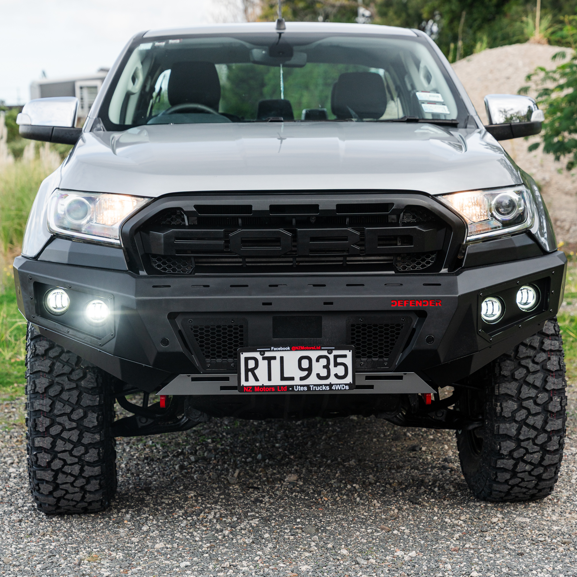DEFENDER Off-Road Loopless Bull-Bar - Image 12
