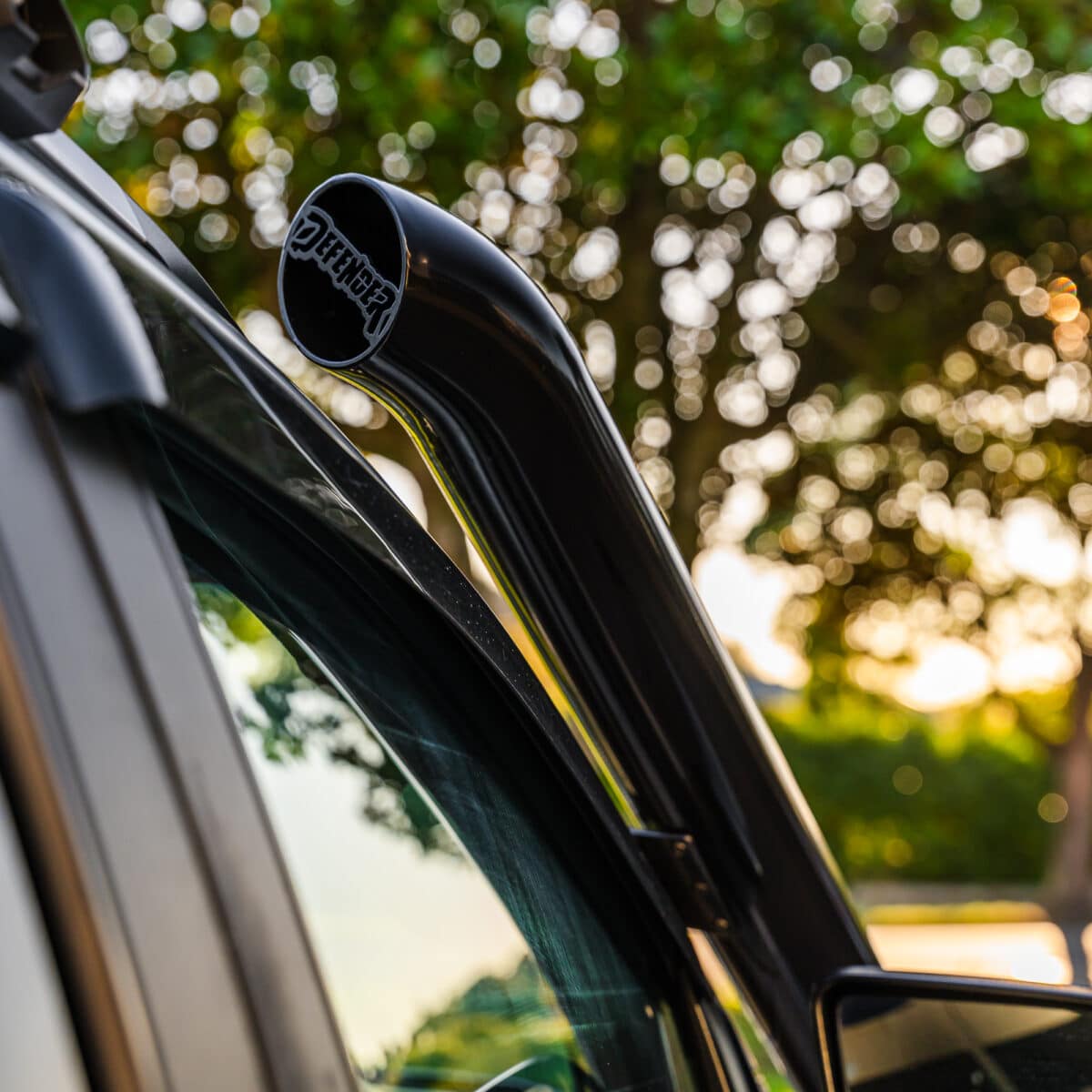 DEFENDER OFF-ROAD STAINLESS SNORKEL - Image 4