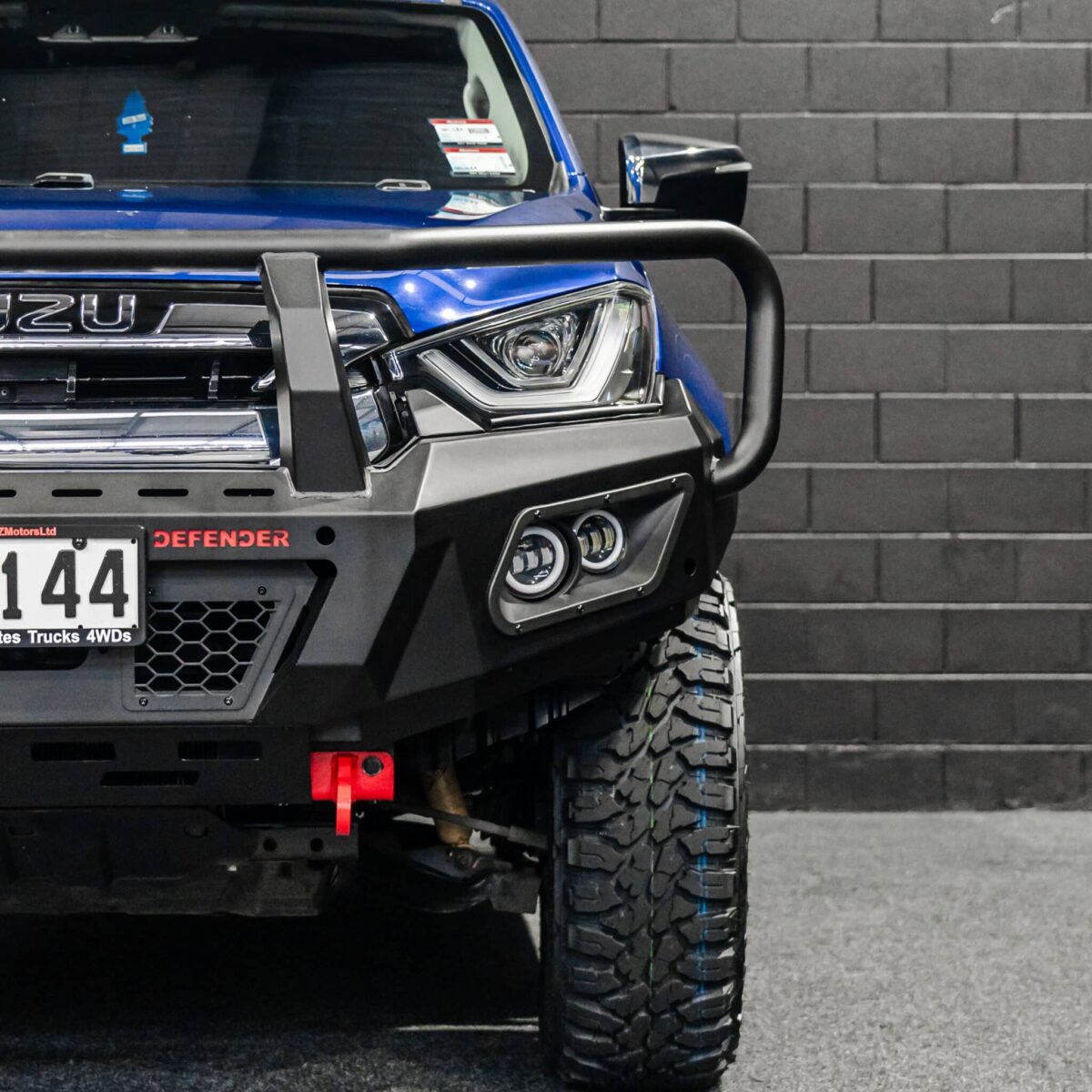 DEFENDER Off-Road Triple Loop Bull-Bar - Image 3