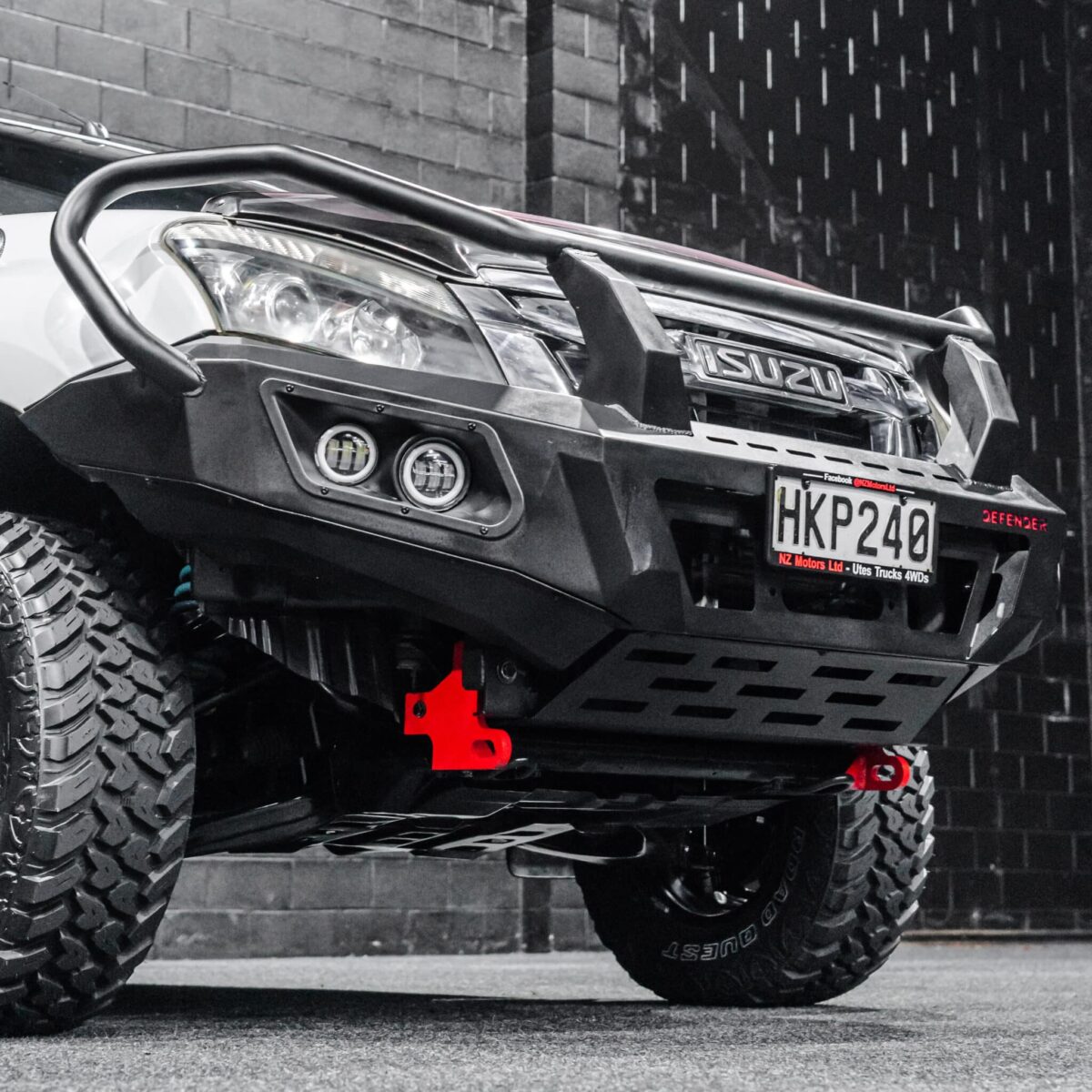 DEFENDER Off-Road Triple Loop Bull-Bar - Image 4