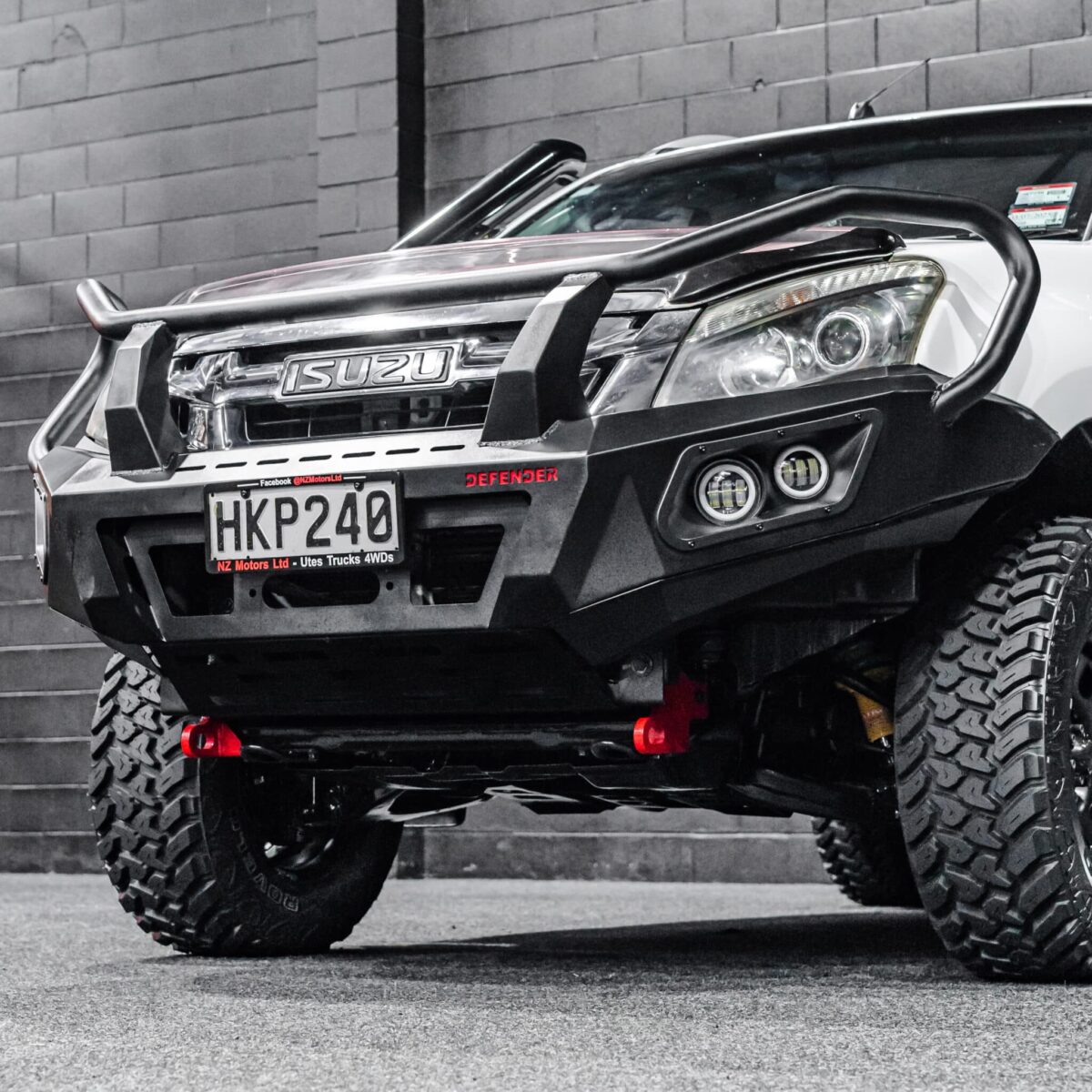 DEFENDER Off-Road Triple Loop Bull-Bar - Image 5