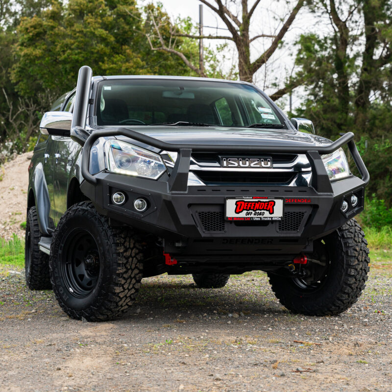 DEFENDER Off-Road Triple Loop Bull-Bar