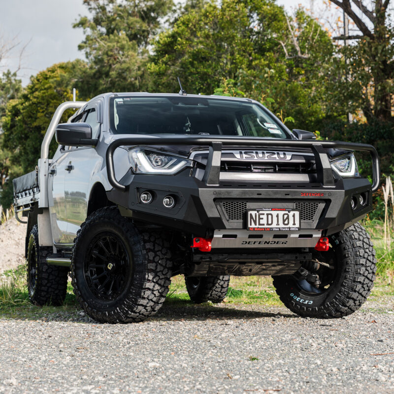 DEFENDER Off-Road Triple Loop Bull-Bar