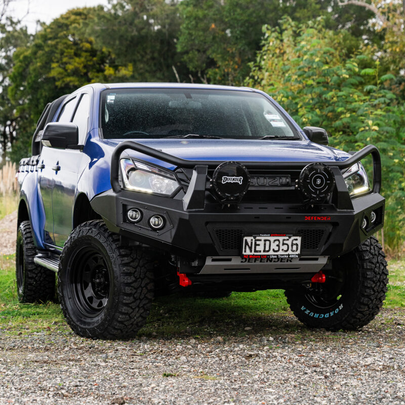 DEFENDER Off-Road Triple Loop Bull-Bar