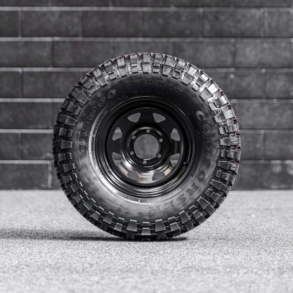 31x10.5 R15LT Mud Tyres + Steelies - Image 3