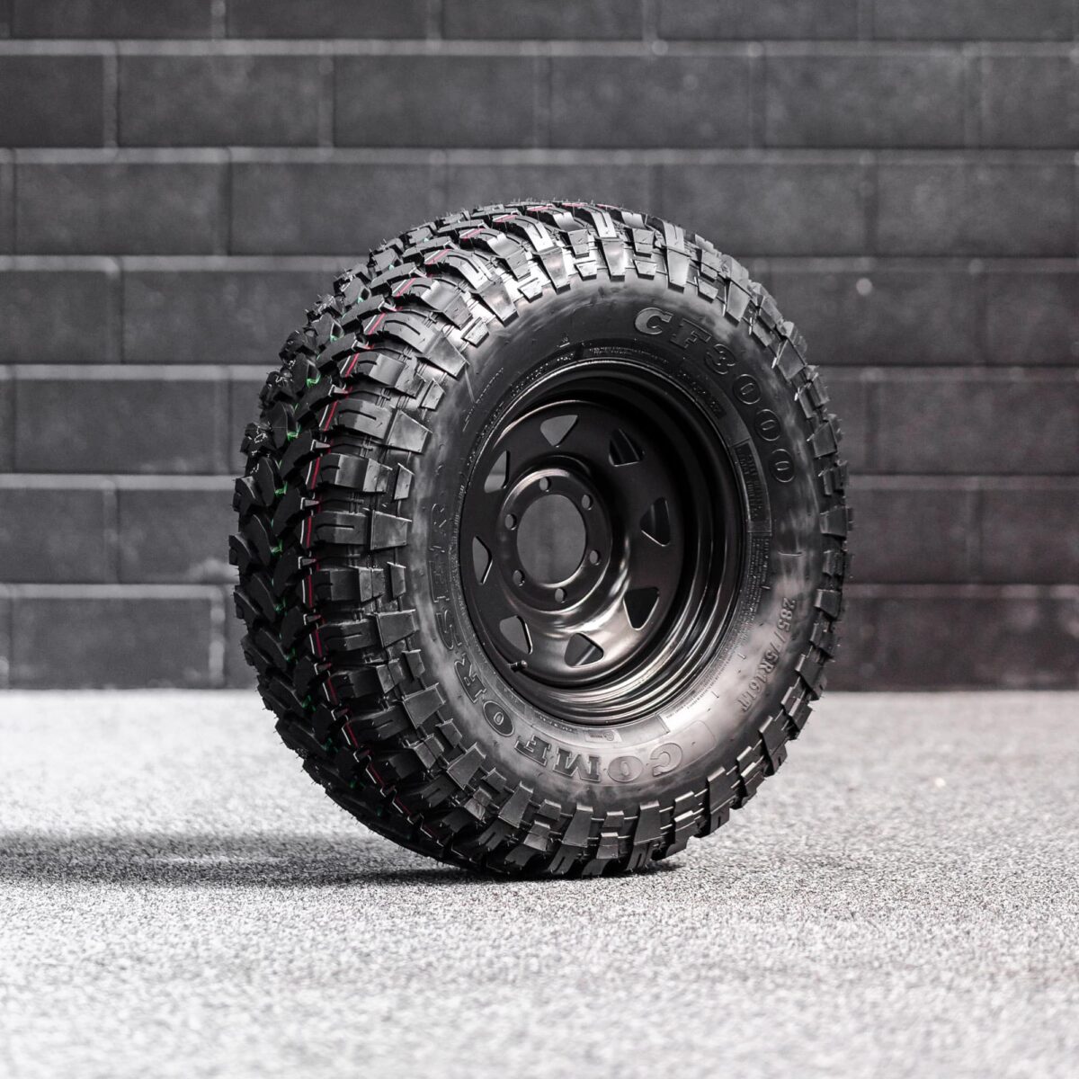 31x10.5 R15LT Mud Tyres + Steelies - Image 2