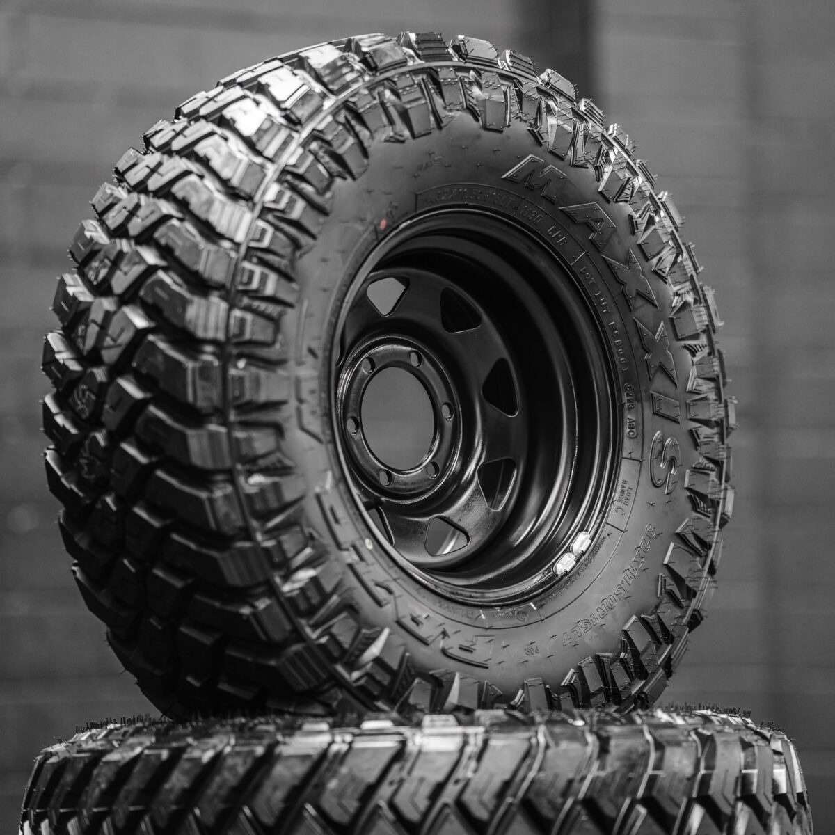 32x11.5 R15LT Maxxis RAZR MT + Steelies - Image 2