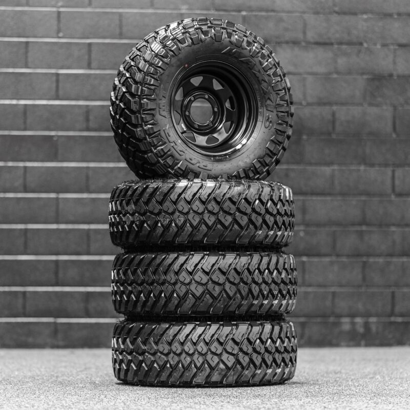 32x11.5 R15LT Maxxis RAZR MT + Steelies