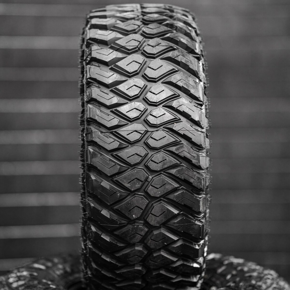 33x12.5 R15LT Maxxis RAZR MT + Steelies - Image 3