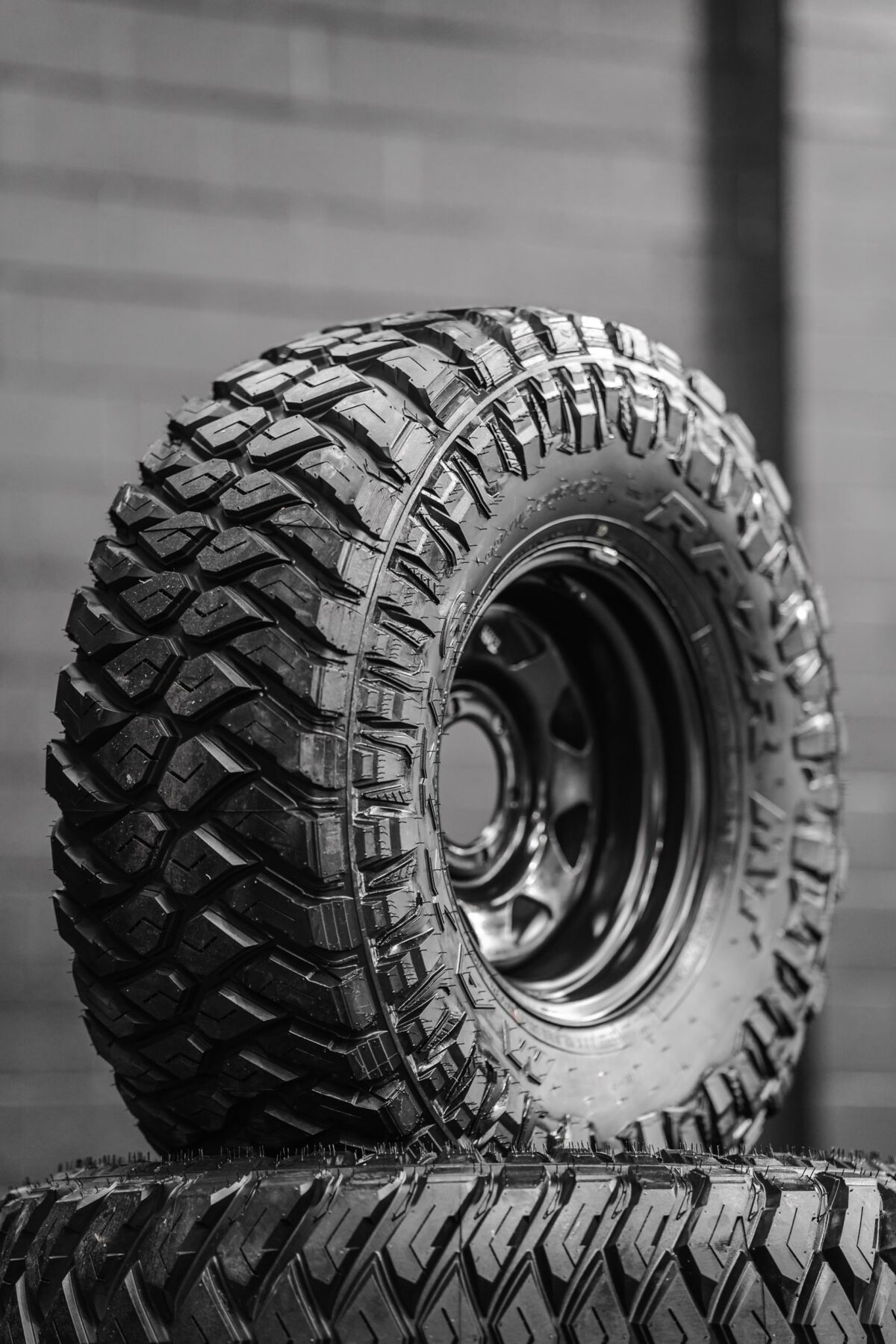 33x12.5 R15LT Maxxis RAZR MT + Steelies - Image 5