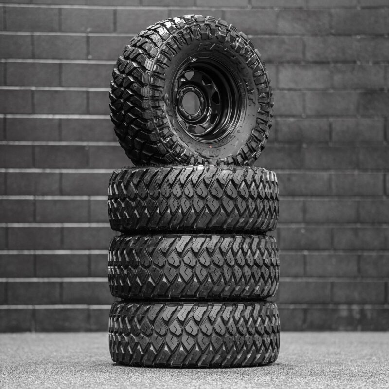 33x12.5 R15LT Maxxis RAZR MT + Steelies