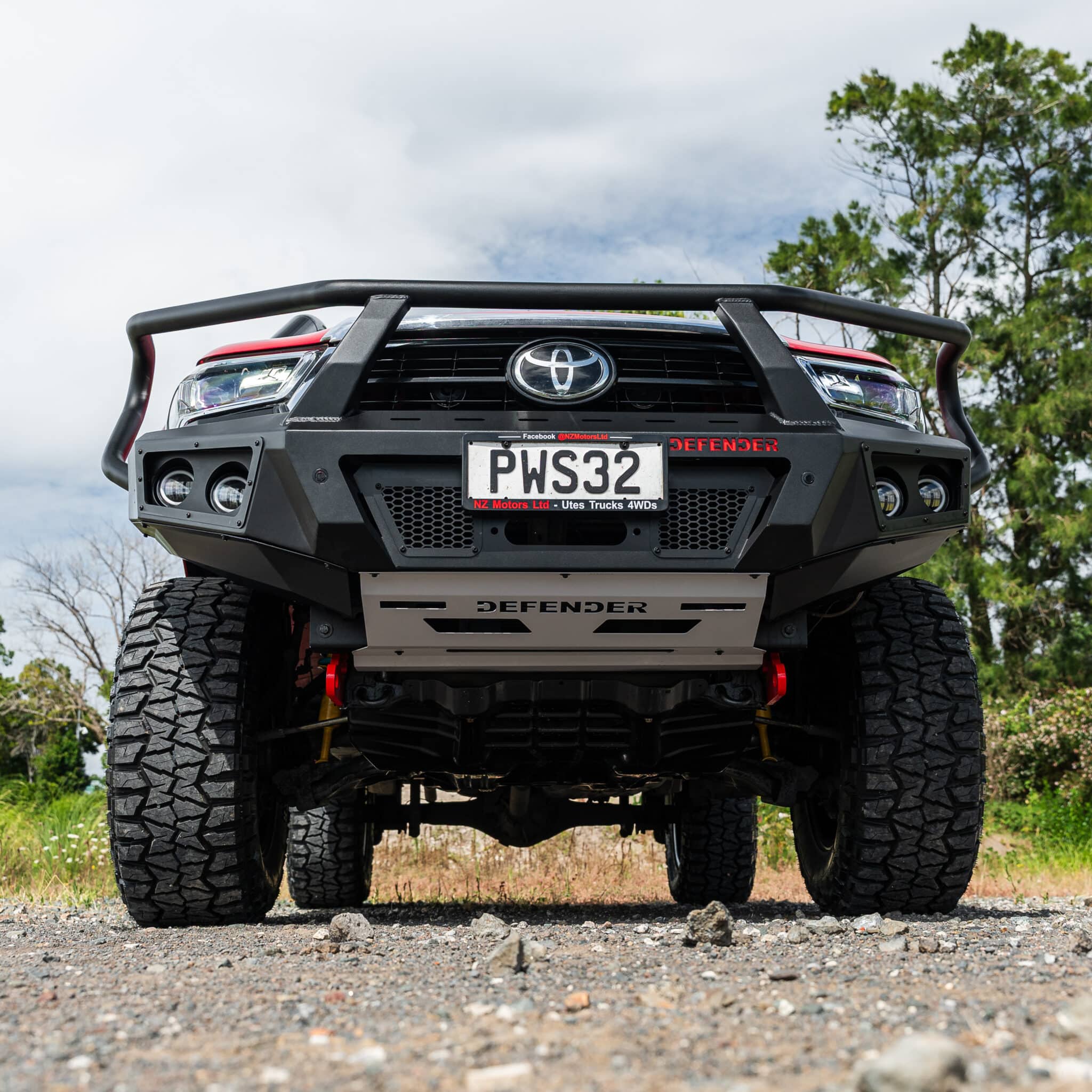 DEFENDER Off-Road Triple Loop Bull-Bar - Image 9