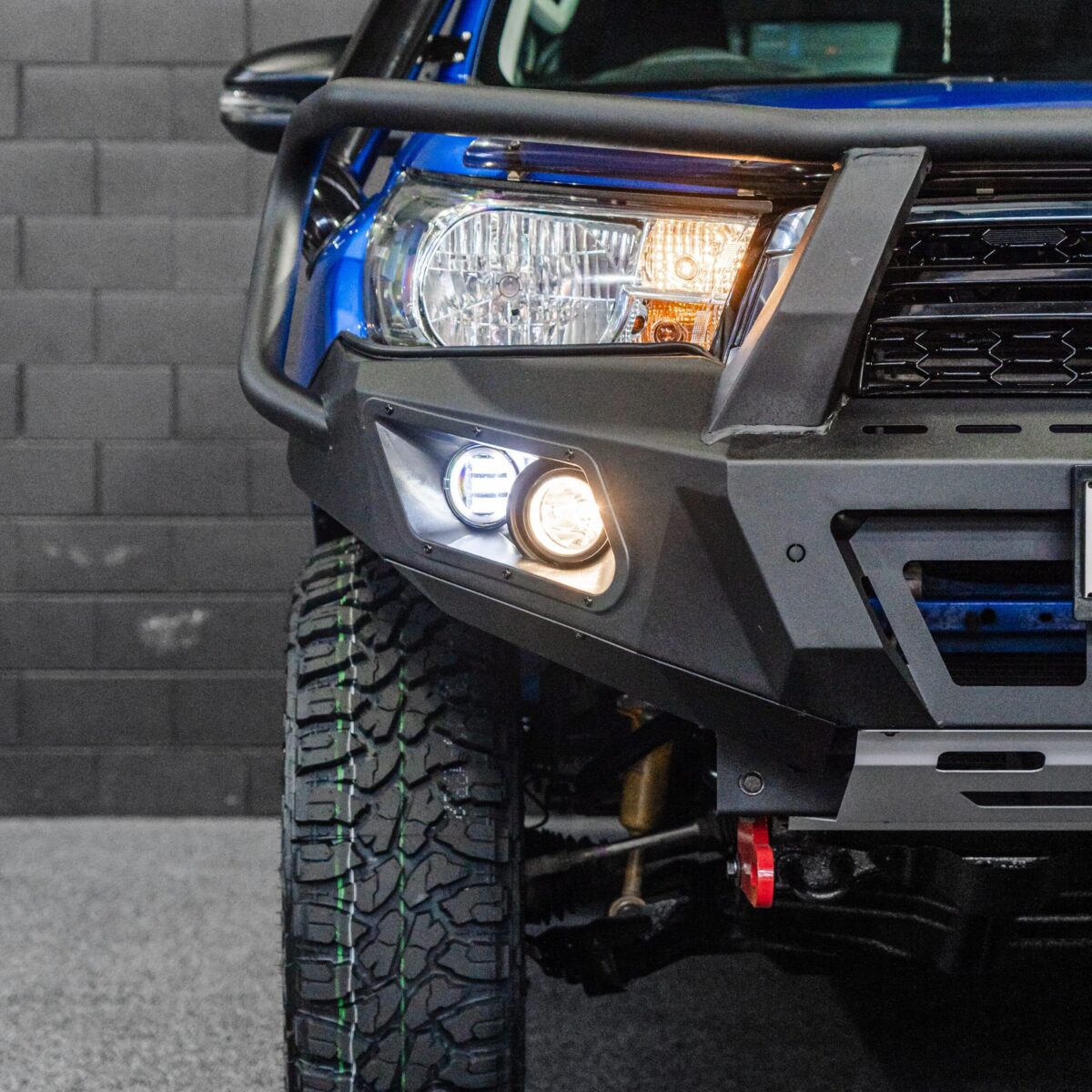 DEFENDER Off-Road Triple Loop Bull-Bar - Image 8