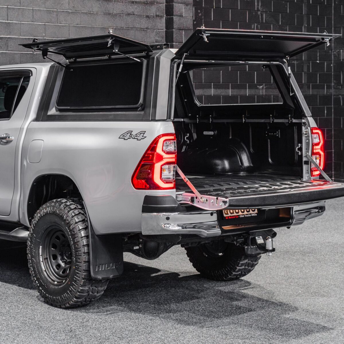 DEFENDER Aluminium Windowless Canopy - Image 8