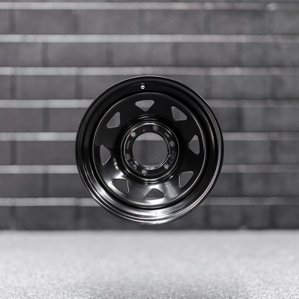 15" Triangle Spoke Steel Wheels - Image 2