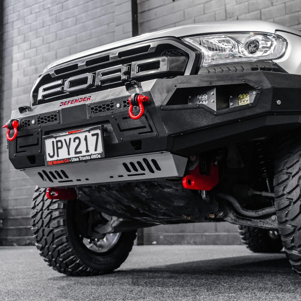 DEFENDER Off-Road Loopless Bull-Bar - Image 5