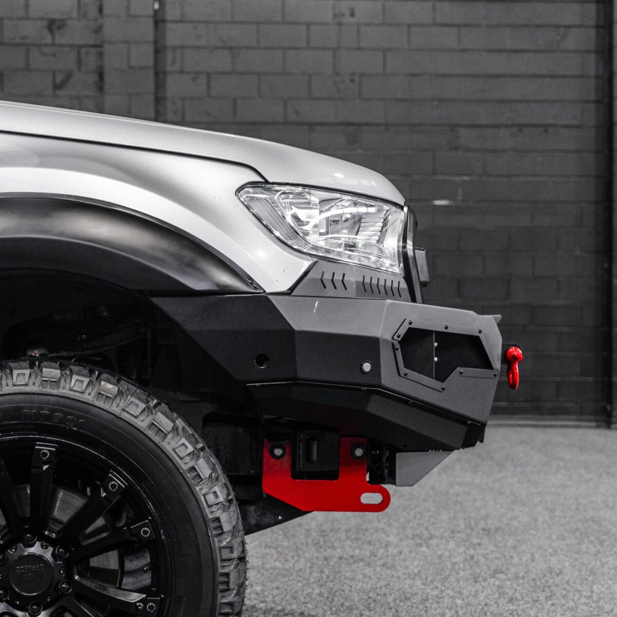 DEFENDER Off-Road Loopless Bull-Bar - Image 6