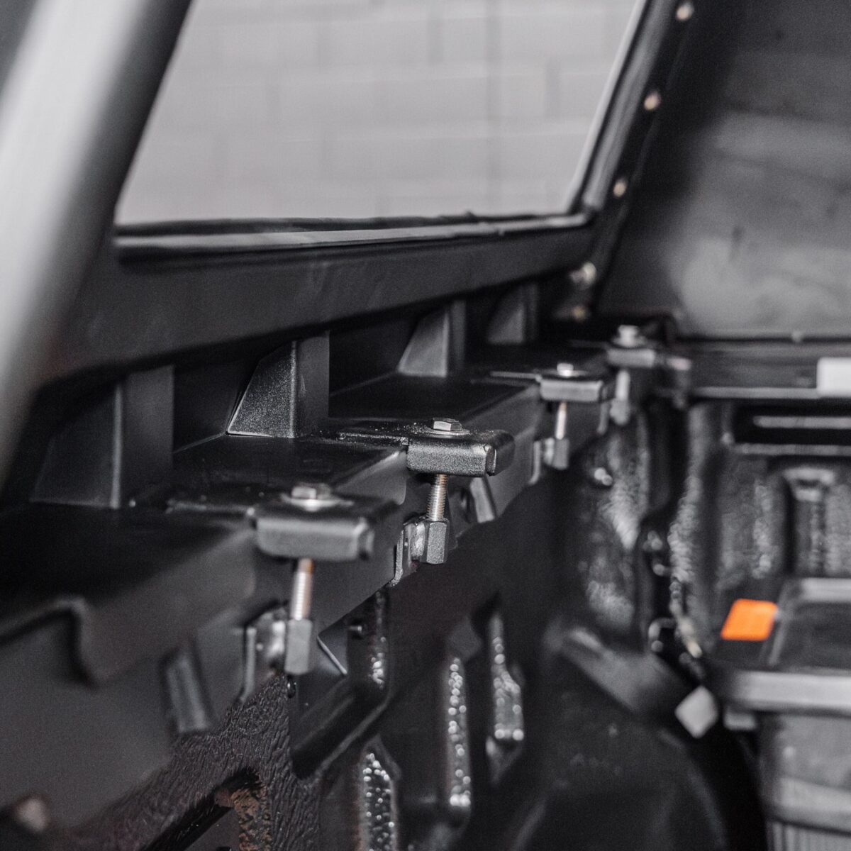 DEFENDER Aluminium Windowless Canopy - Image 13