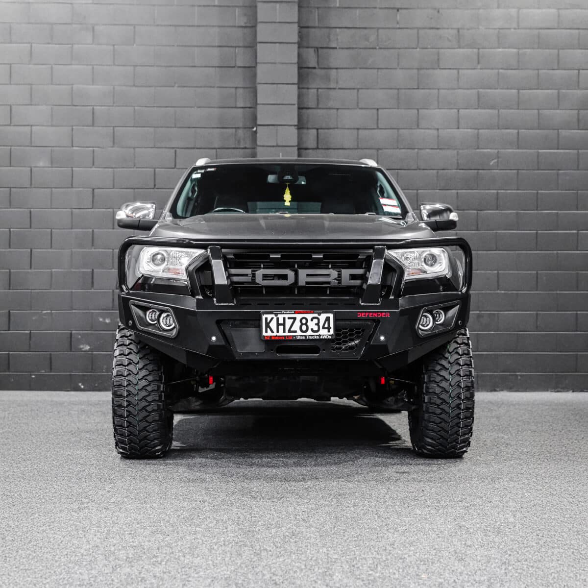 DEFENDER Off-Road Triple Loop Bull-Bar