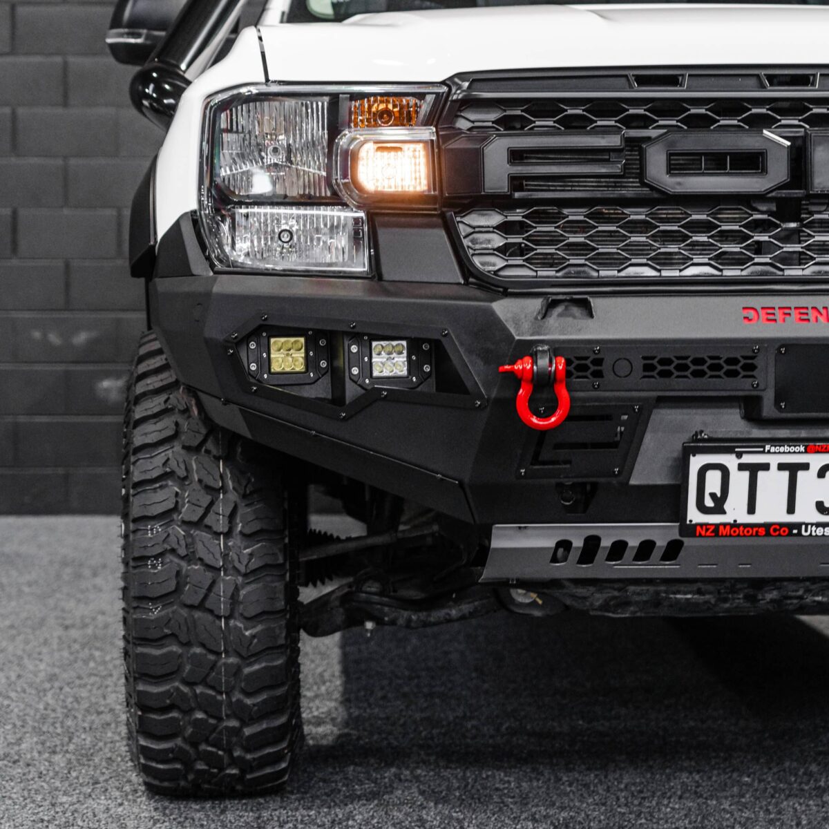 DEFENDER Off-Road Loopless Bull-Bar - Image 2