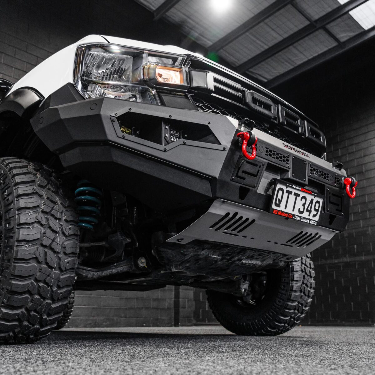 DEFENDER Off-Road Loopless Bull-Bar - Image 4
