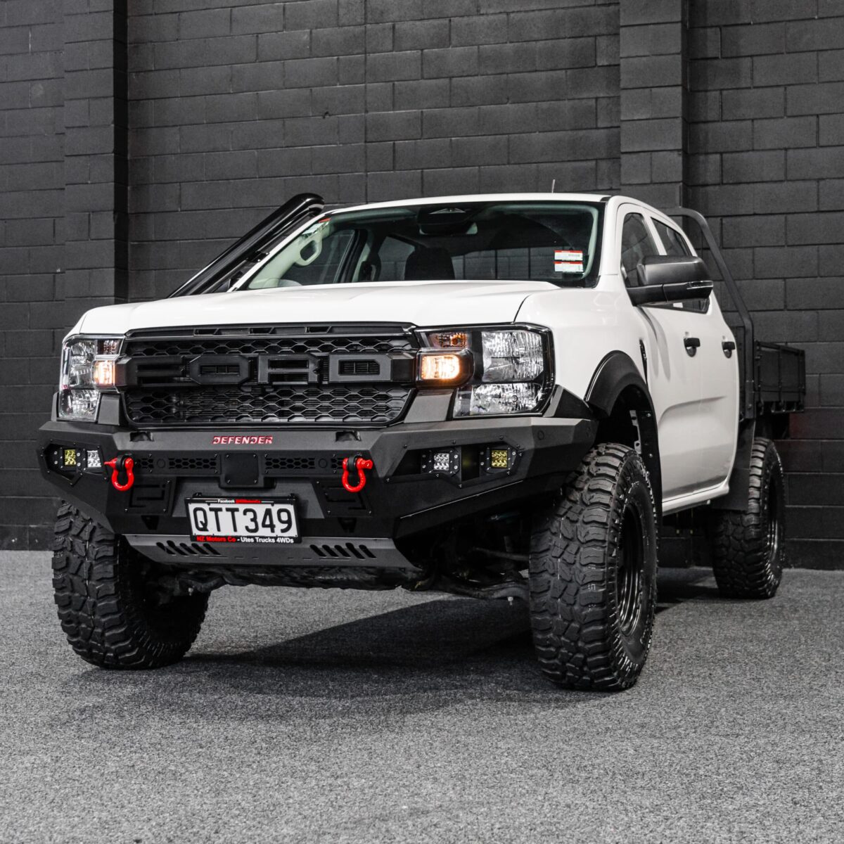 DEFENDER Off-Road Loopless Bull-Bar - Image 6
