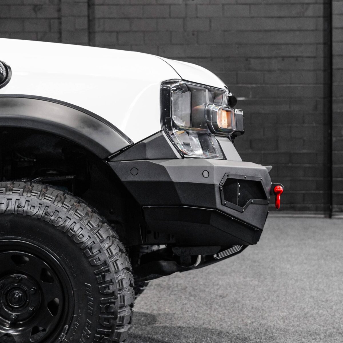 DEFENDER Off-Road Loopless Bull-Bar - Image 8