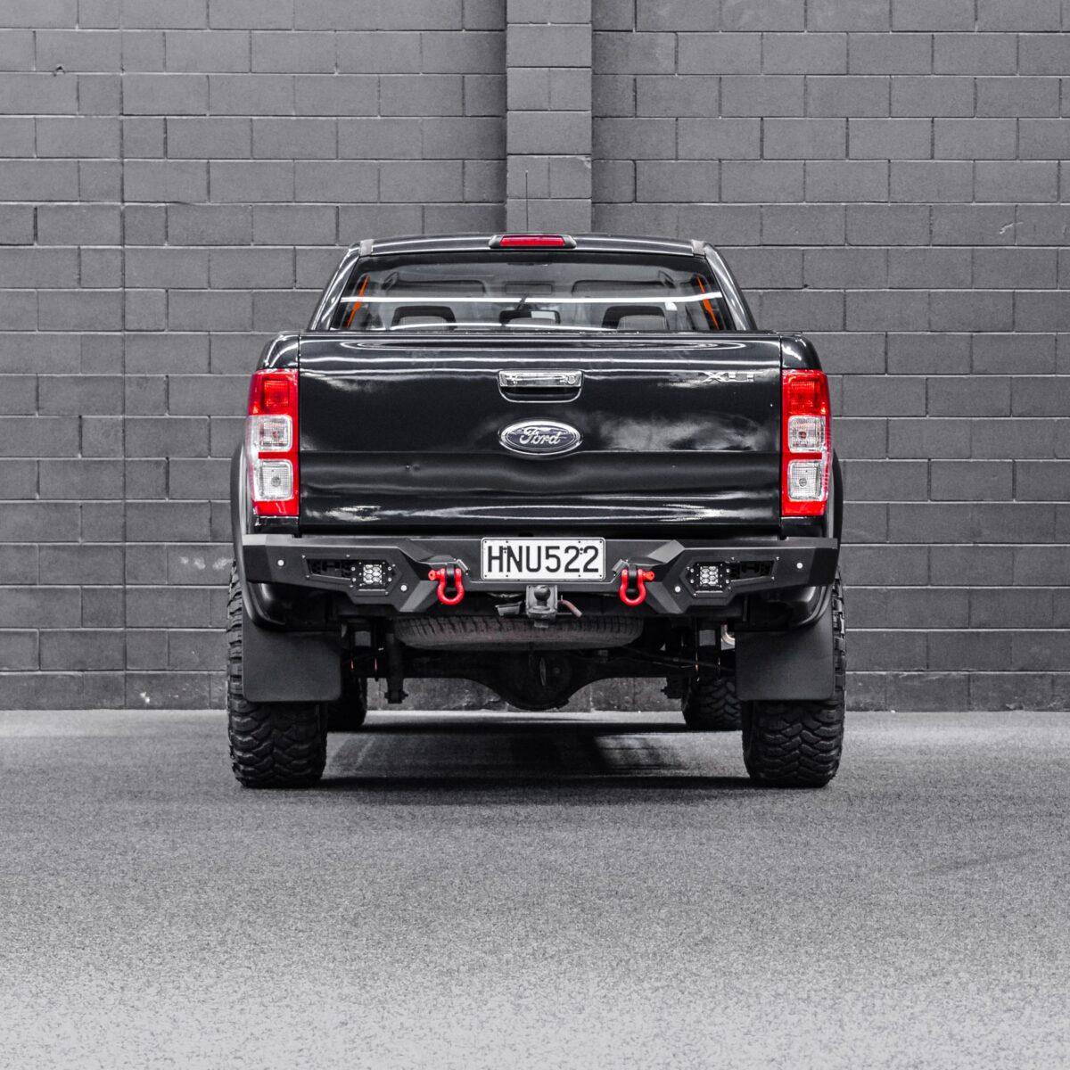 Defender Rear Bar