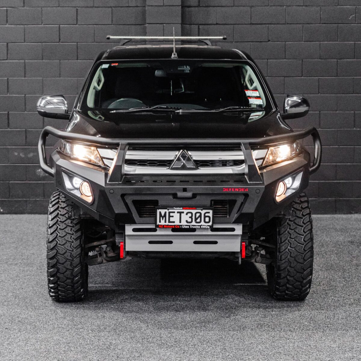 DEFENDER Off-Road Triple Loop Bull-Bar - Image 8