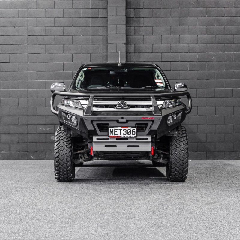 DEFENDER Off-Road Triple Loop Bull-Bar
