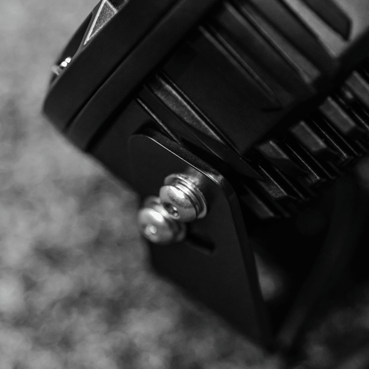 Defender 7 Inch LED Spotlights - Image 8