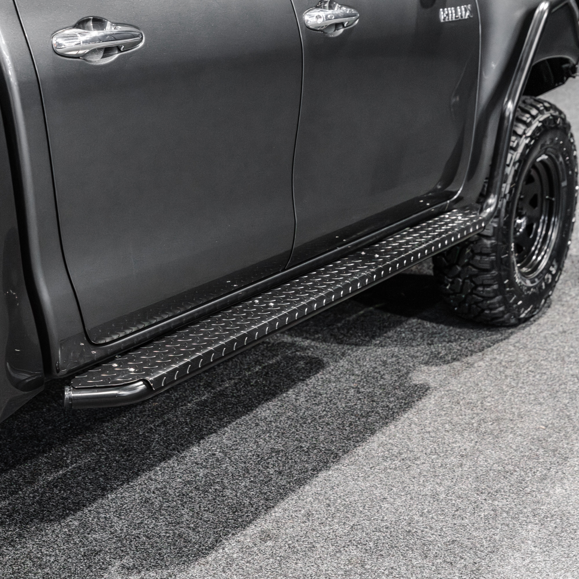 Defender Brush Bar & Rock Slider Combo - Image 8