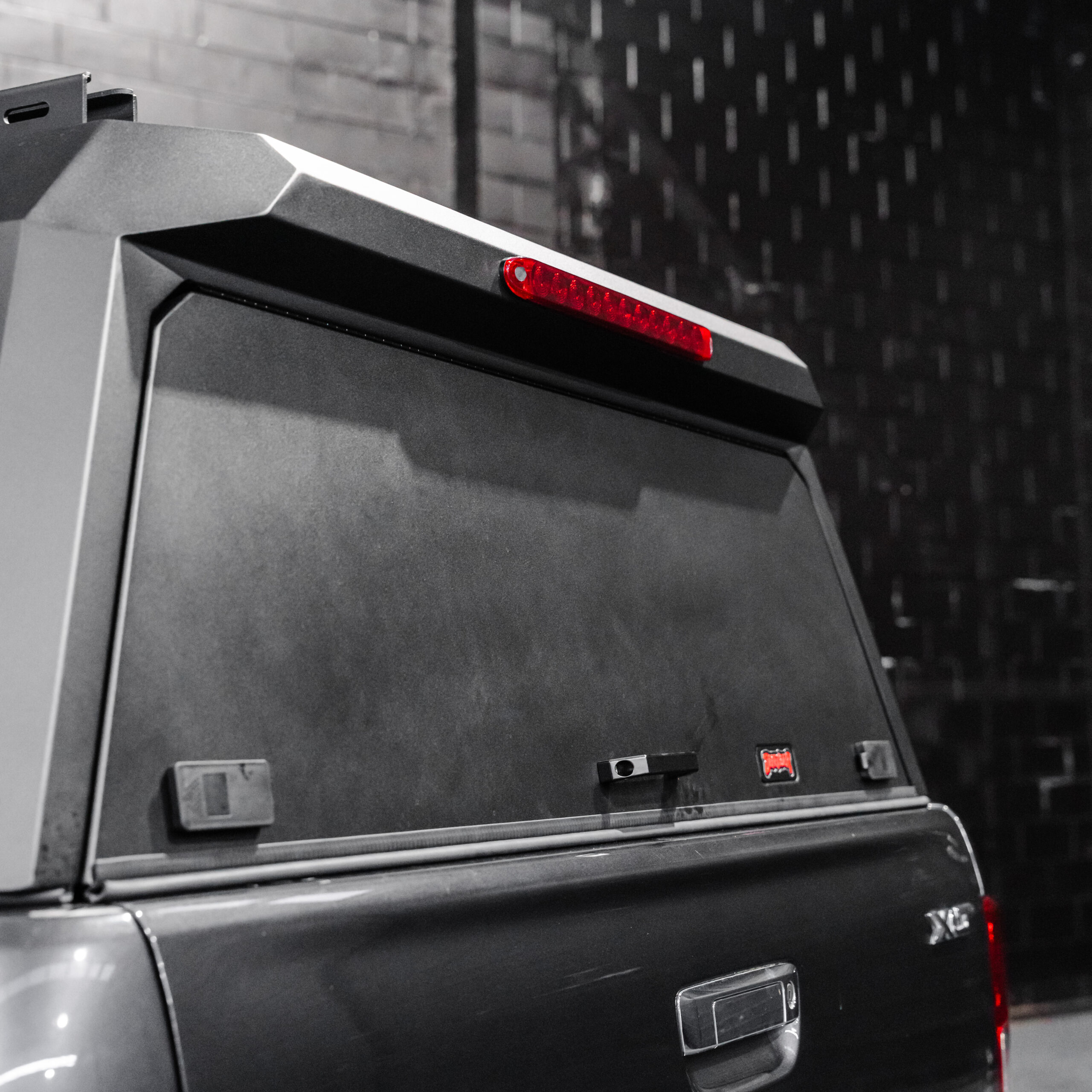Defender Off-Road Aluminium Windowless Canopy - Image 4
