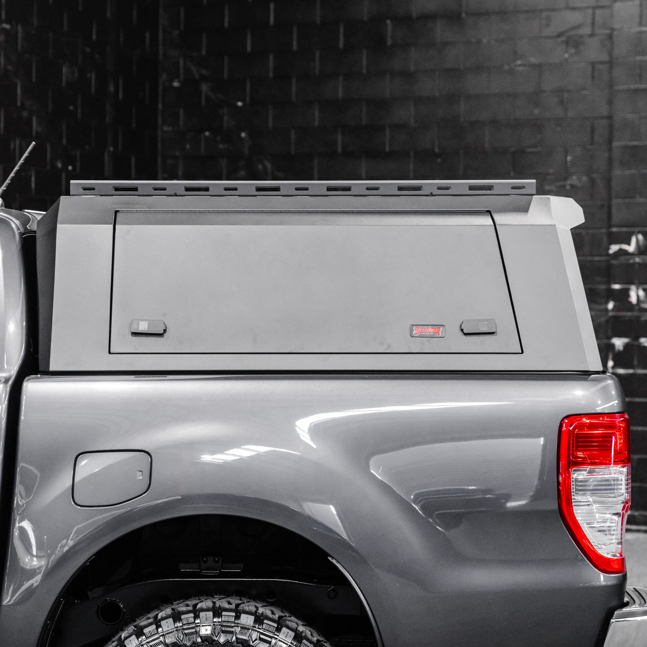 Defender Off-Road Aluminium Windowless Canopy - Image 5
