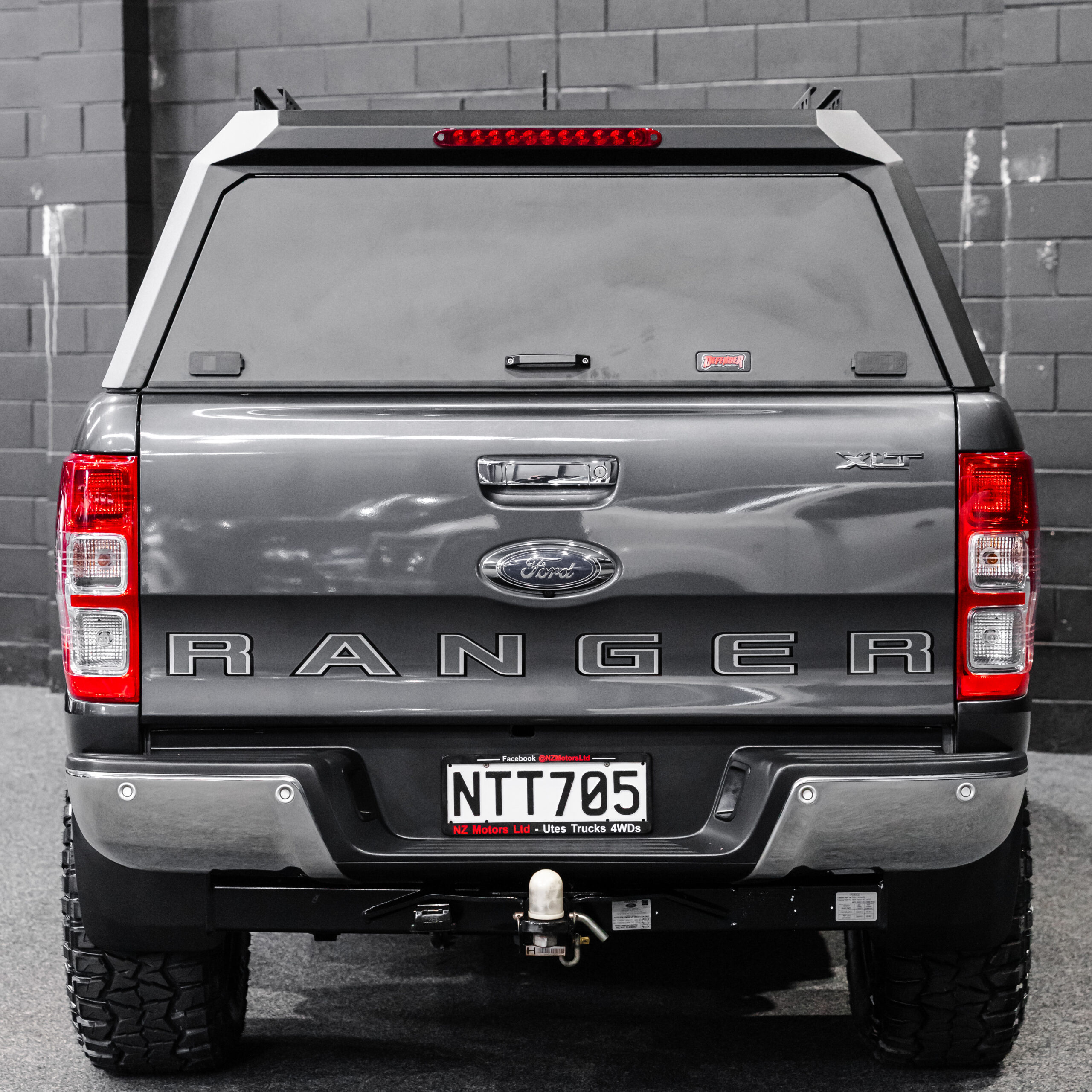 Defender Off-Road Aluminium Windowless Canopy - Image 8