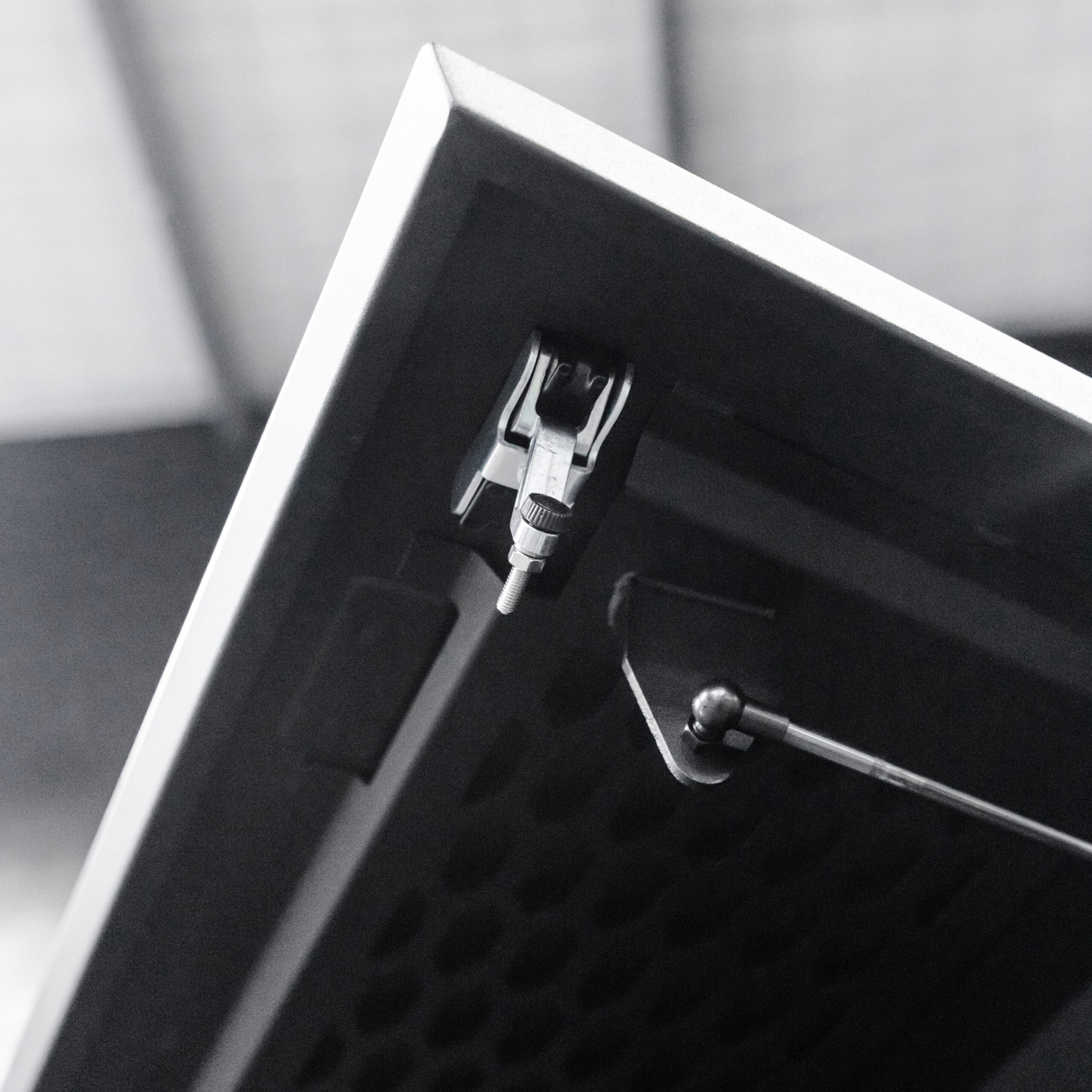 Defender Off-Road Aluminium Windowless Canopy - Image 15